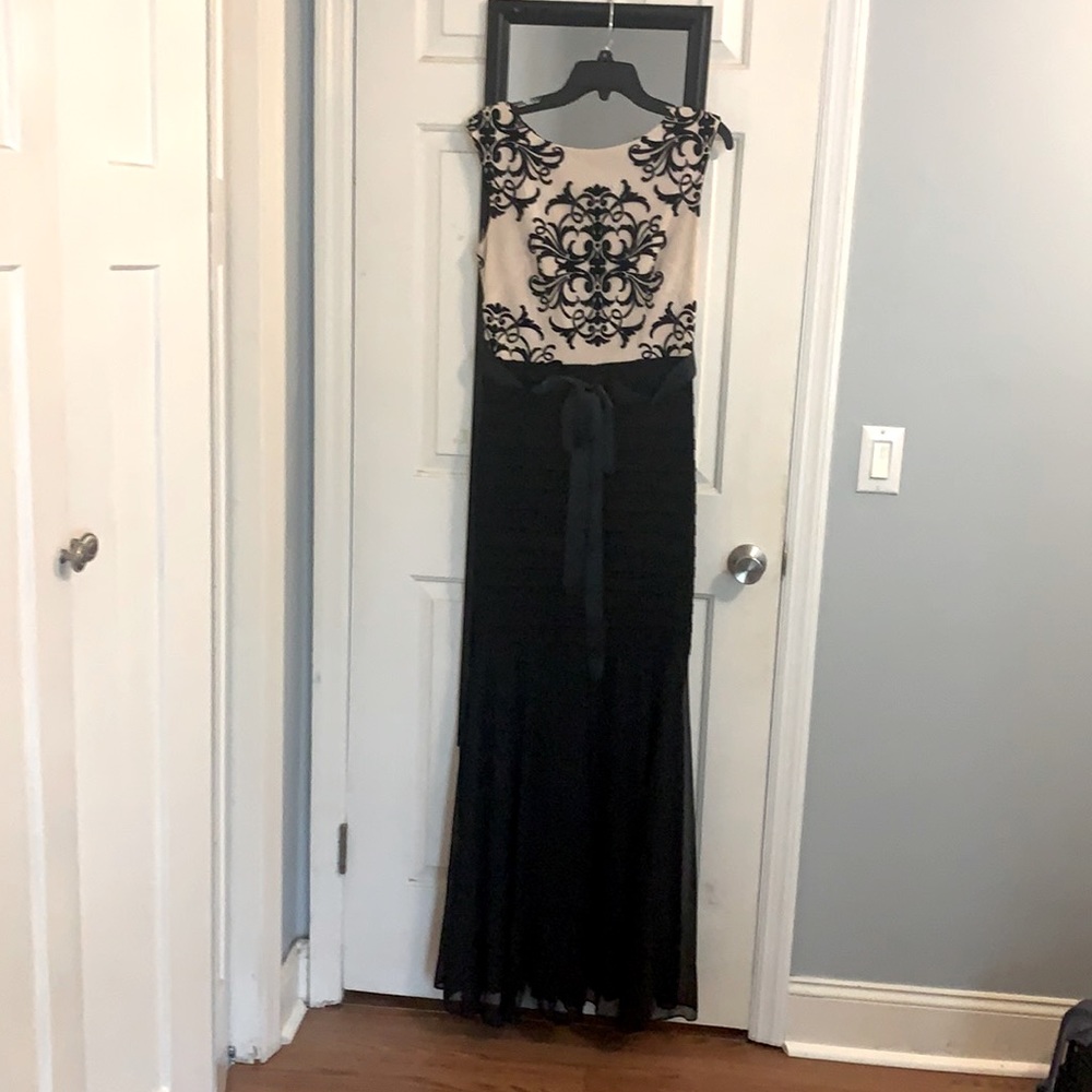 Long fitted black dress